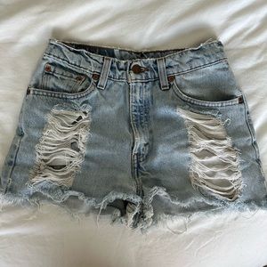 Vintage Levi’s shorts